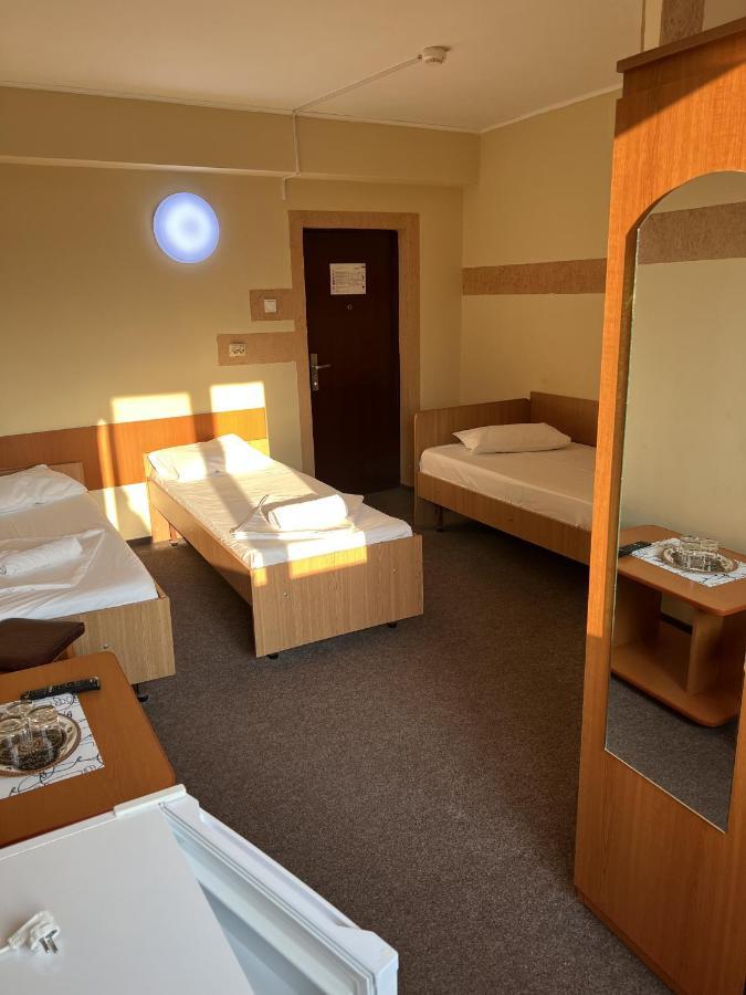 Hotel Monte Carlo ピテシュティ エクステリア 写真